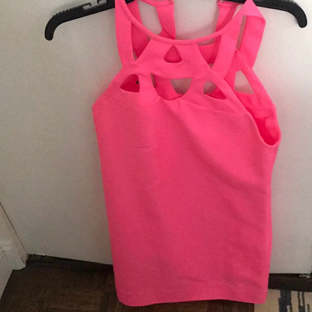 DVF summer dress, detailed necklace